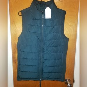 NWT Universal Standard Comfort Panel Sport puffer vest in deep sea
